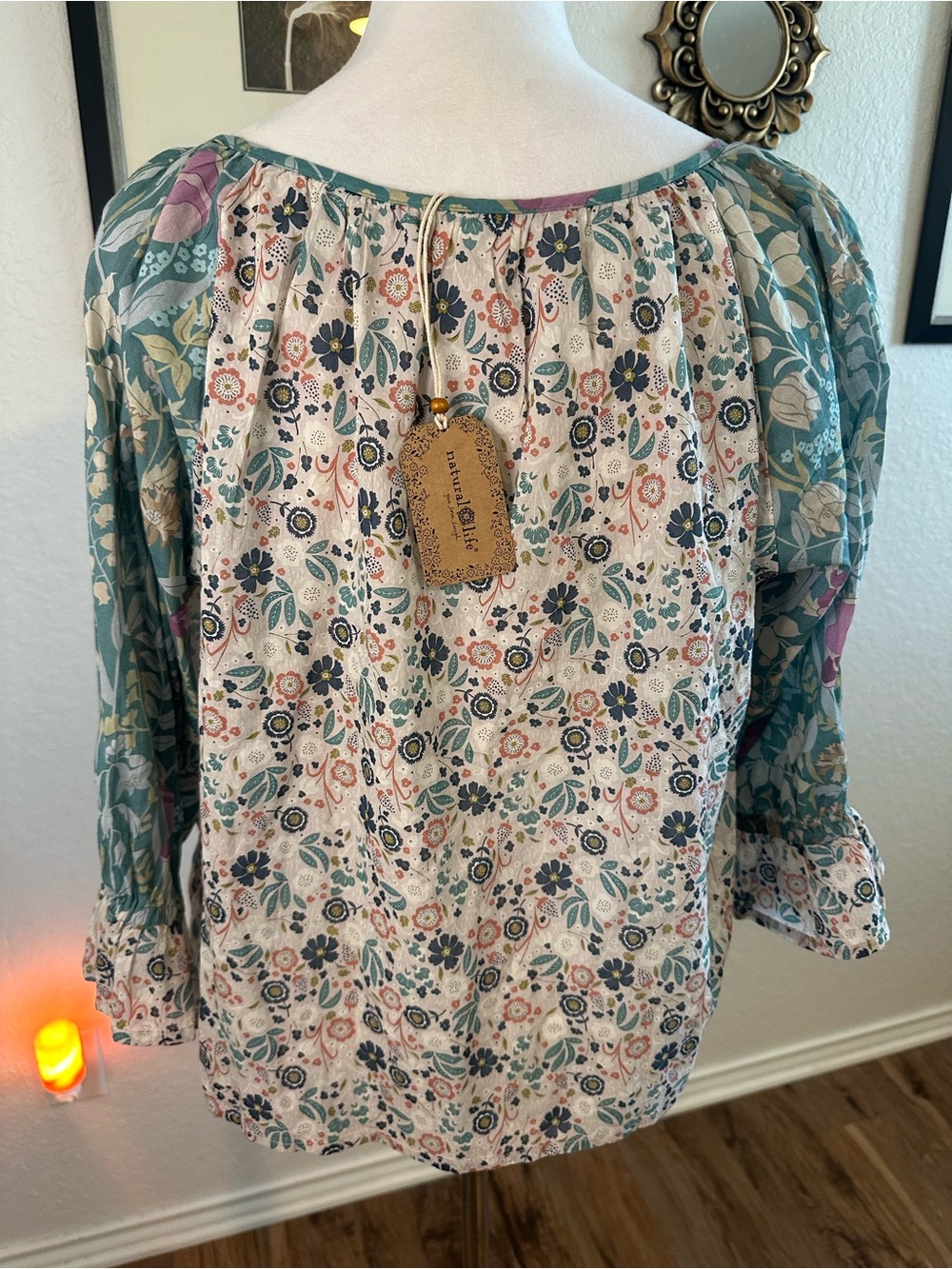 Natural Life Magnolia Cotton Top in Seafoam - Picture 9 of 11